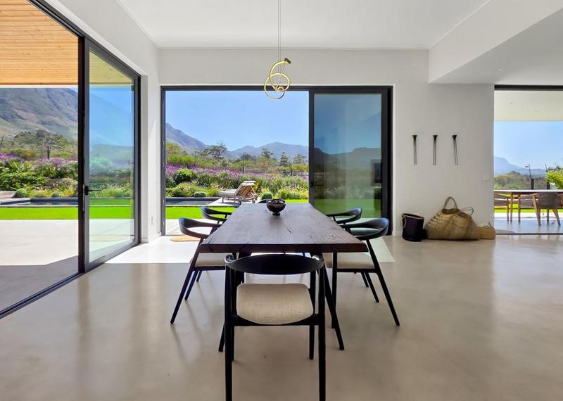 4 Bedroom Property for Sale in Zwaanswyk Western Cape